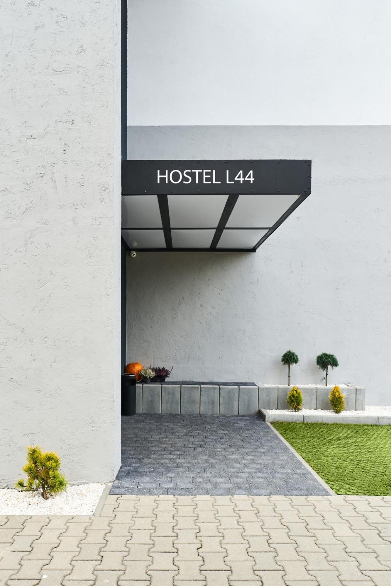 Hostel L44 โนวือตาร์ก ภายนอก รูปภาพ